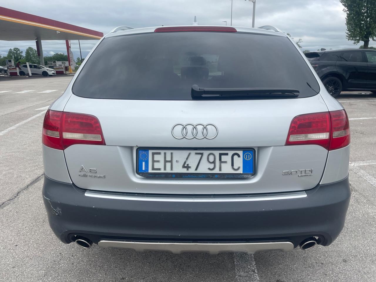 Audi a6 allroad 3.0 TDI 240 cv anno 2011 perfetto dí tutto