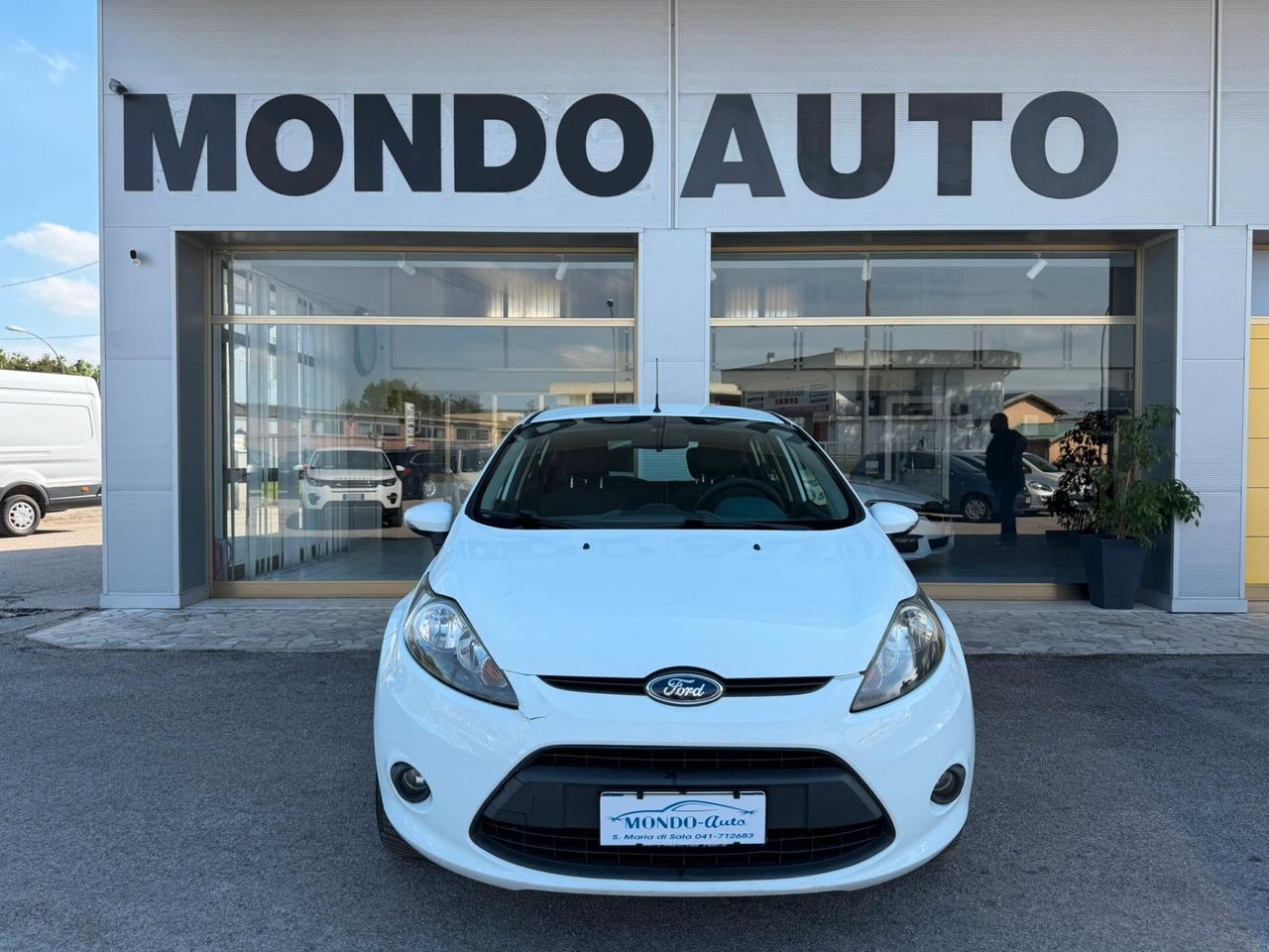 Ford Fiesta 1.2 82cv 5 porte Titanium 2011 NEOPATENTATI