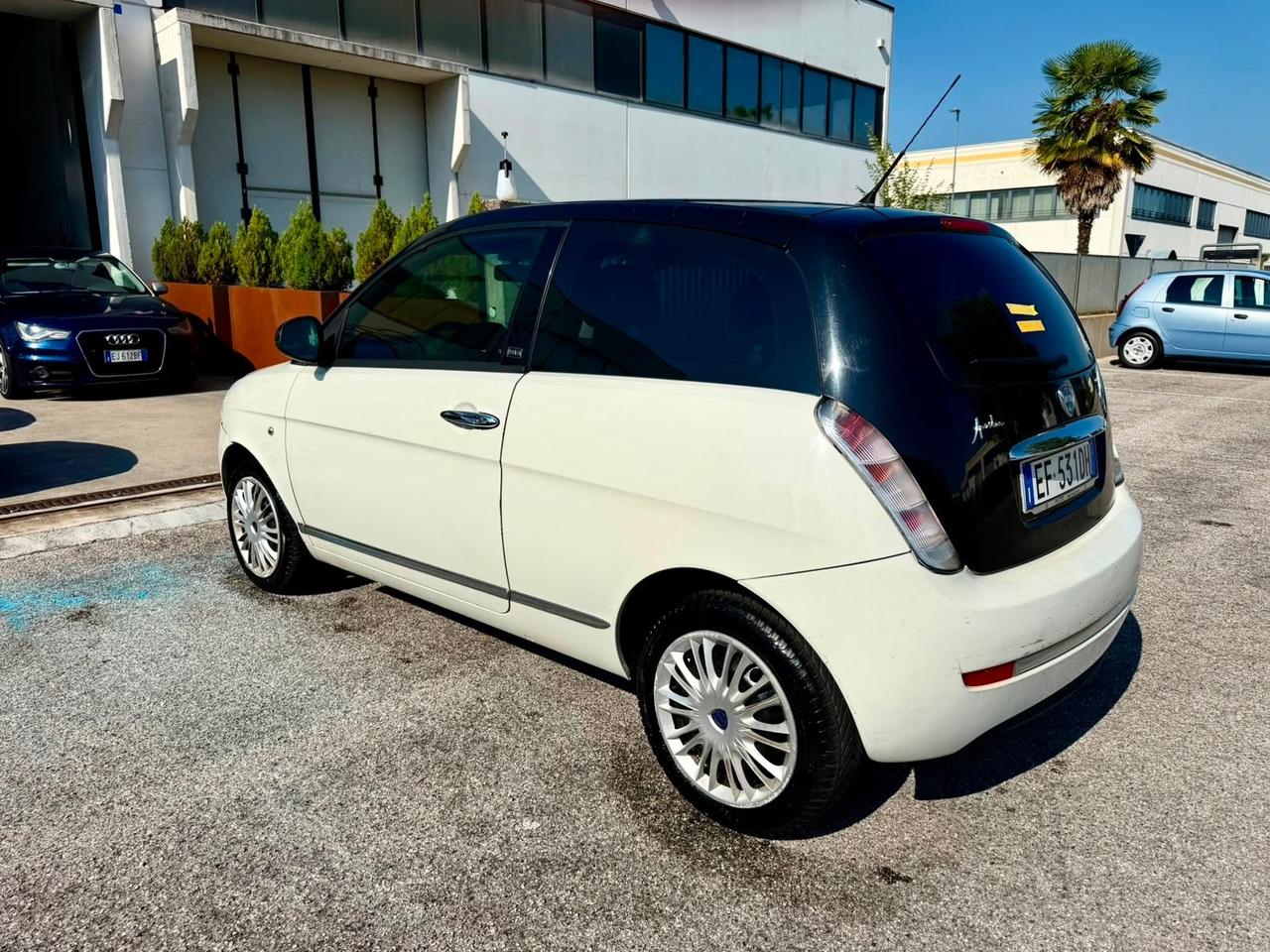 LANCIA YPSILON 1.2 BENZINA - NEOPATENTE