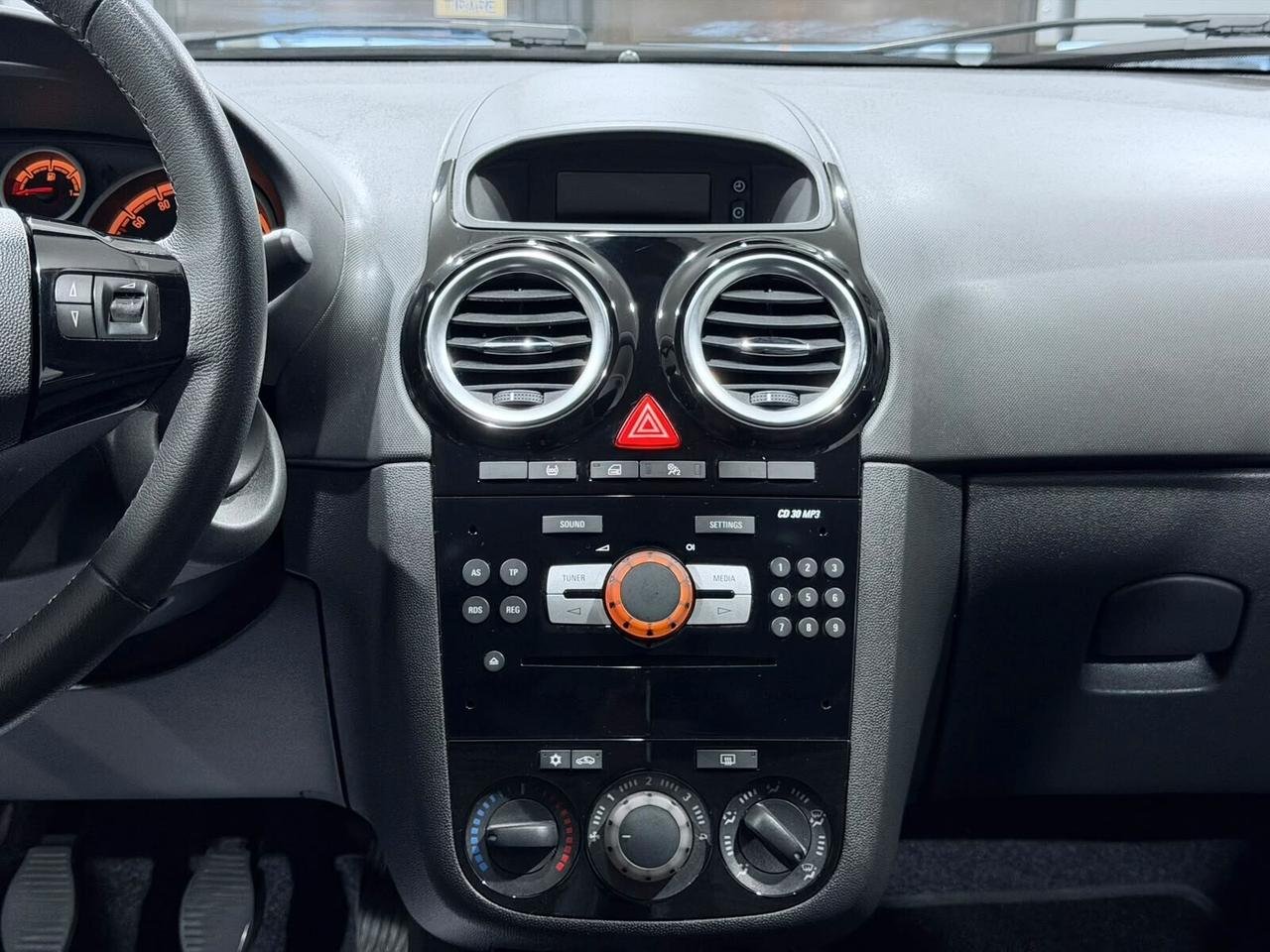 OPEL CORSA 1.2 86cv 110.000km 2014 NEOPATENTATI