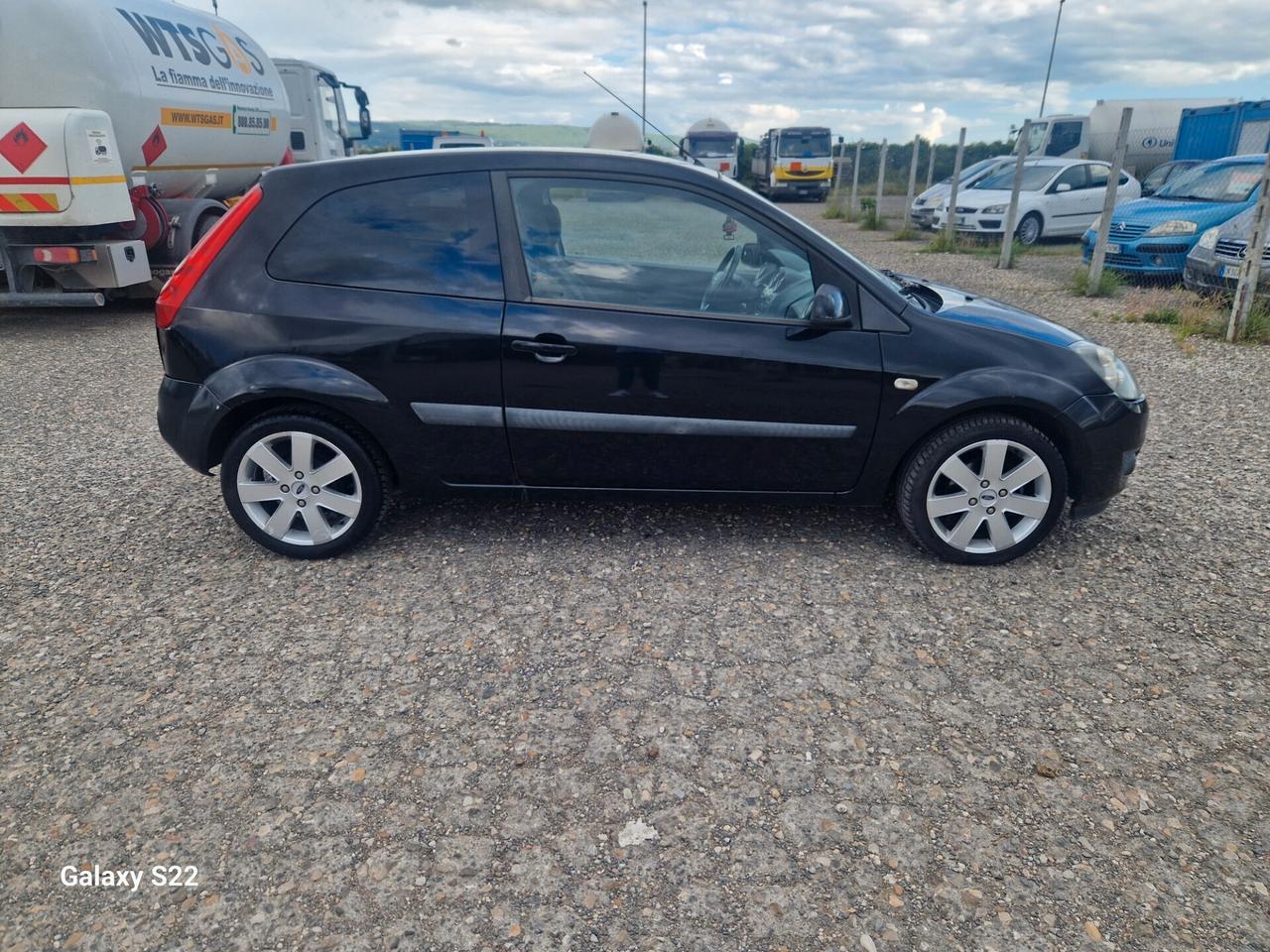 Ford Fiesta 1.4 TDCi 5p. Ghia
