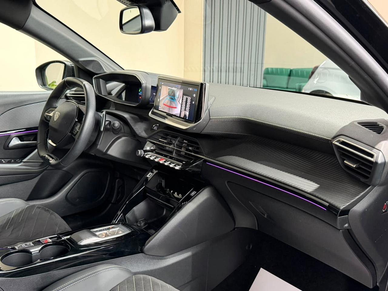 Peugeot 208 Hybrid 145 e-DCS6 GT LINE FULL BLACK