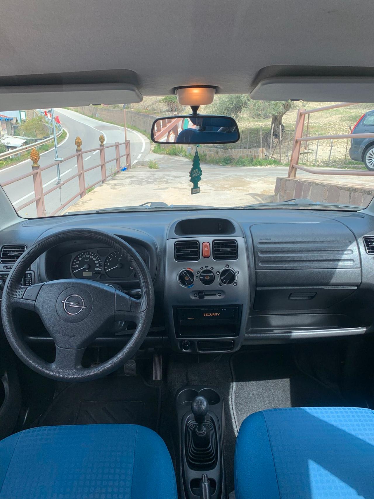 Opel Agila 1.0 12V Edition