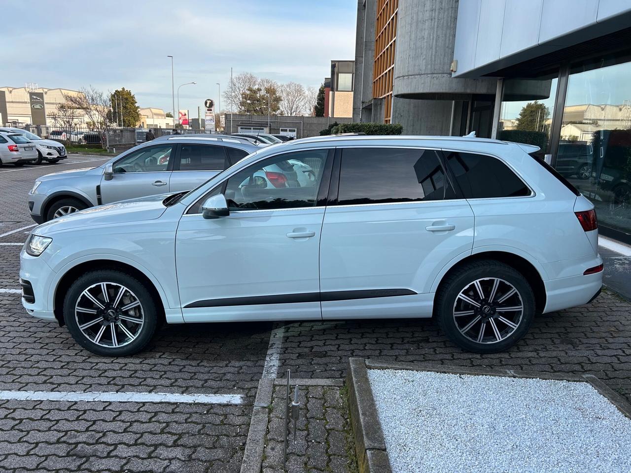 Audi Q7 3.0 tfsi Business Plus quattro 7pti