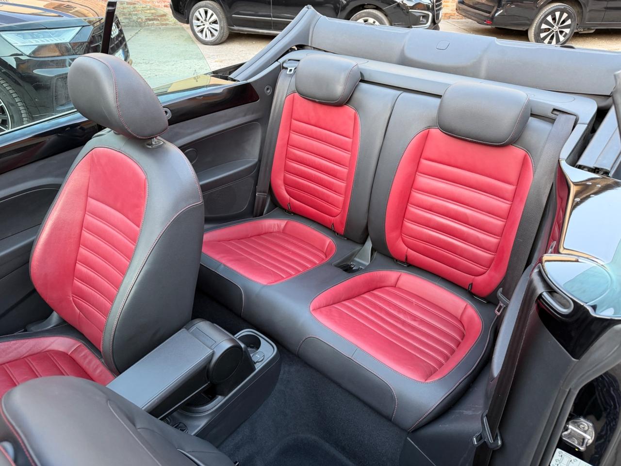 Volkswagen Maggiolino Cabrio 1.6 TDI Design