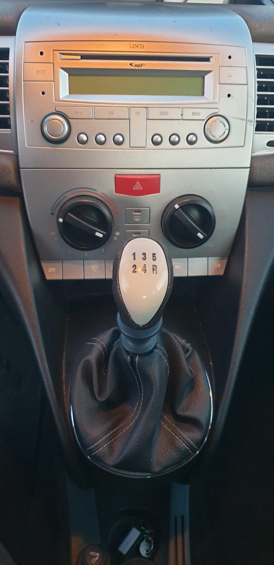 LANCIA YPSILON 1.4 16V ORO