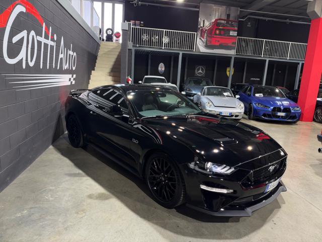 FORD Mustang 5.0 V8 UFFICIALE ITALIANA TOTAL BLACK FIRST PAINT
