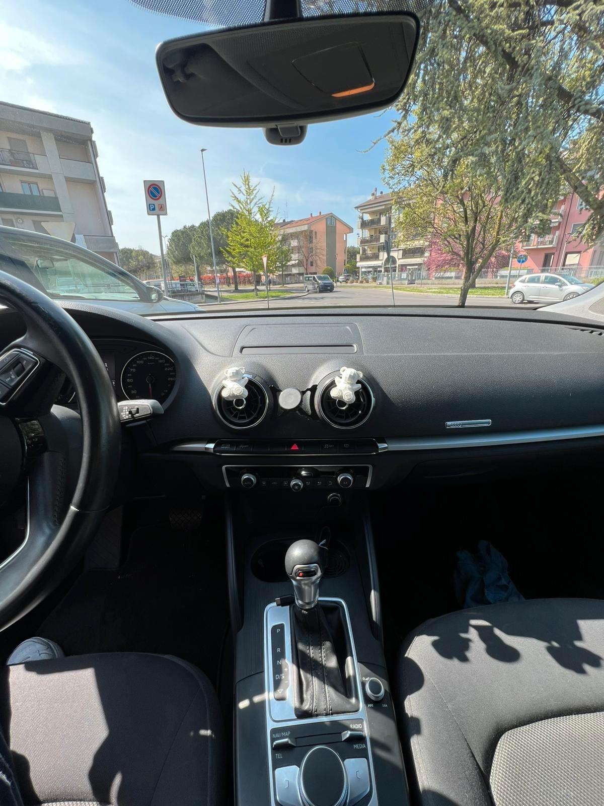 Audi A3 Sedan 35 TDI S tronic Business