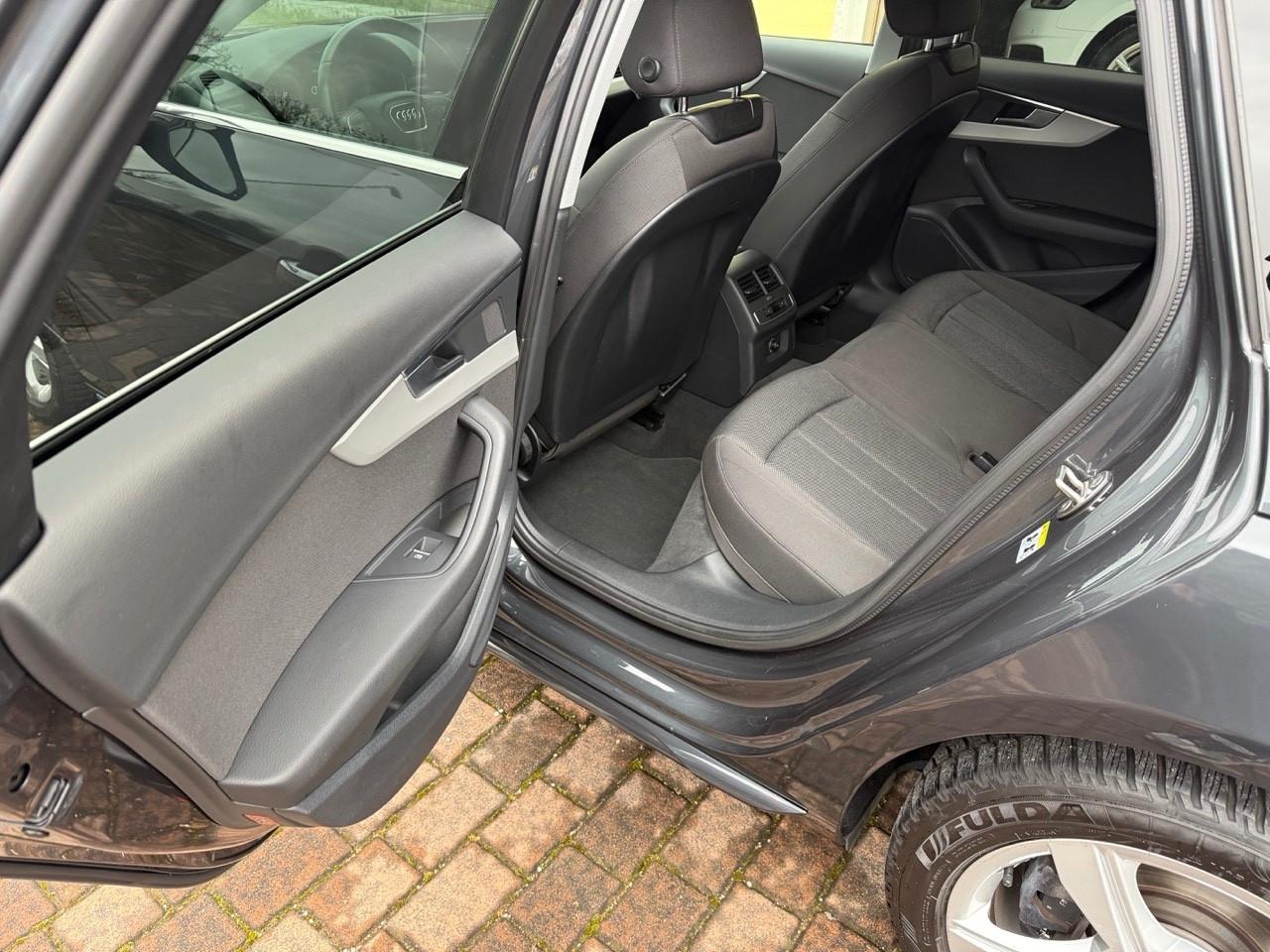 Audi A4 Avant TDI/163 CV S tronic SPORT/ KEYLESS/UNIPRO