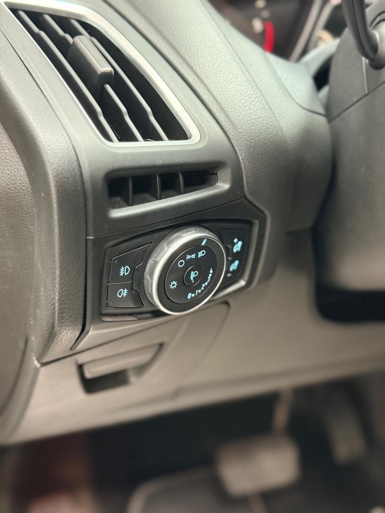 Ford Focus 1.5 TDCi 120 CV AUT. SW Titanium X 03/2017 EURO 6B NEOPATENTATI