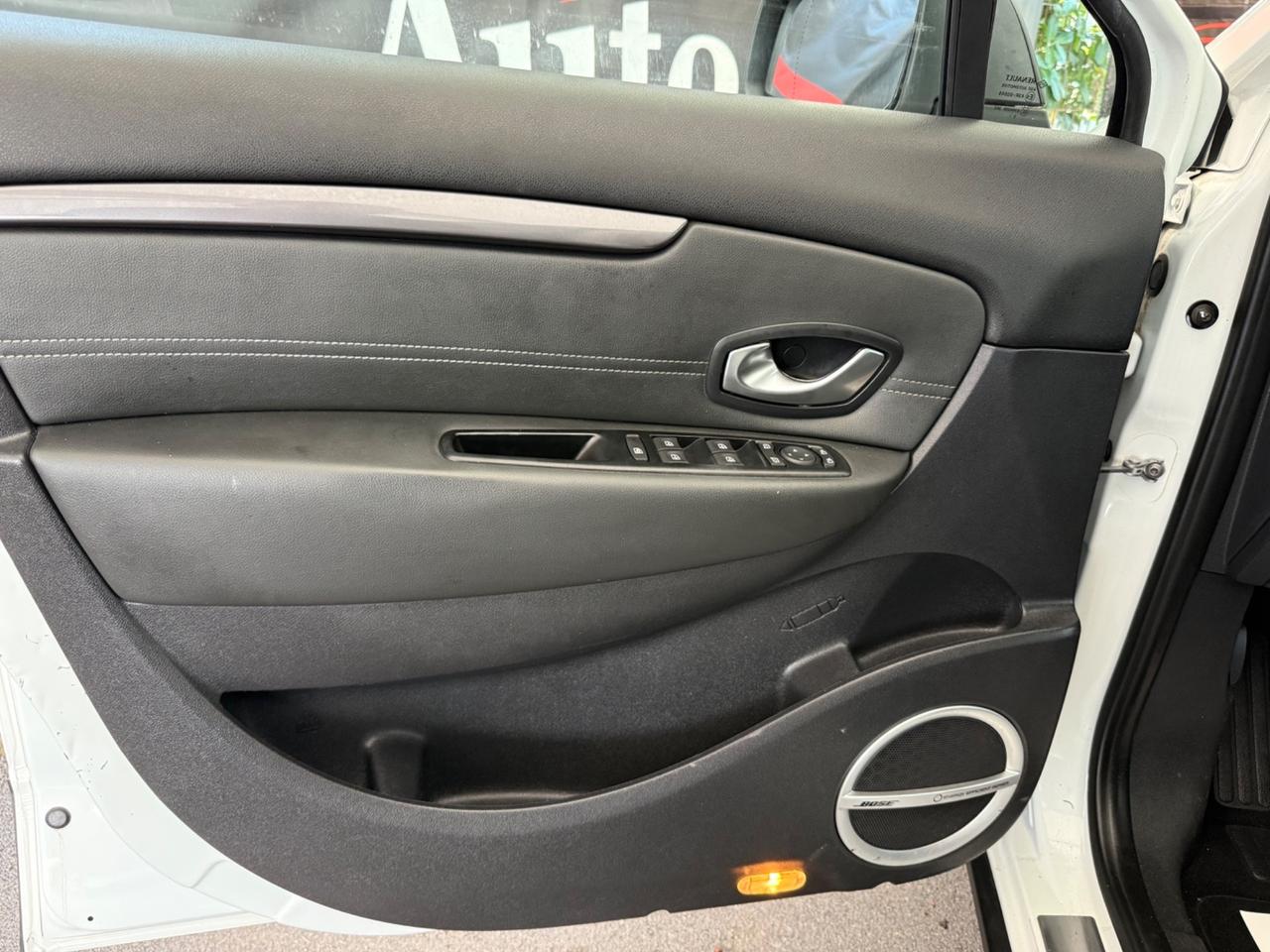 Renault Scénic XMod Cross 1.5 dCi 110CV Bose