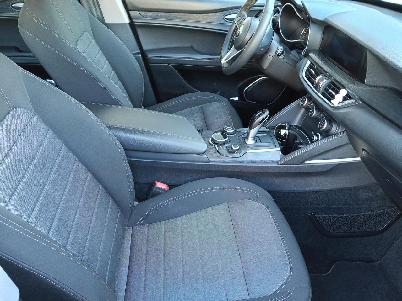 Alfa Romeo Stelvio 2.2 Turbodiesel 160 CV AT8 RWD Business