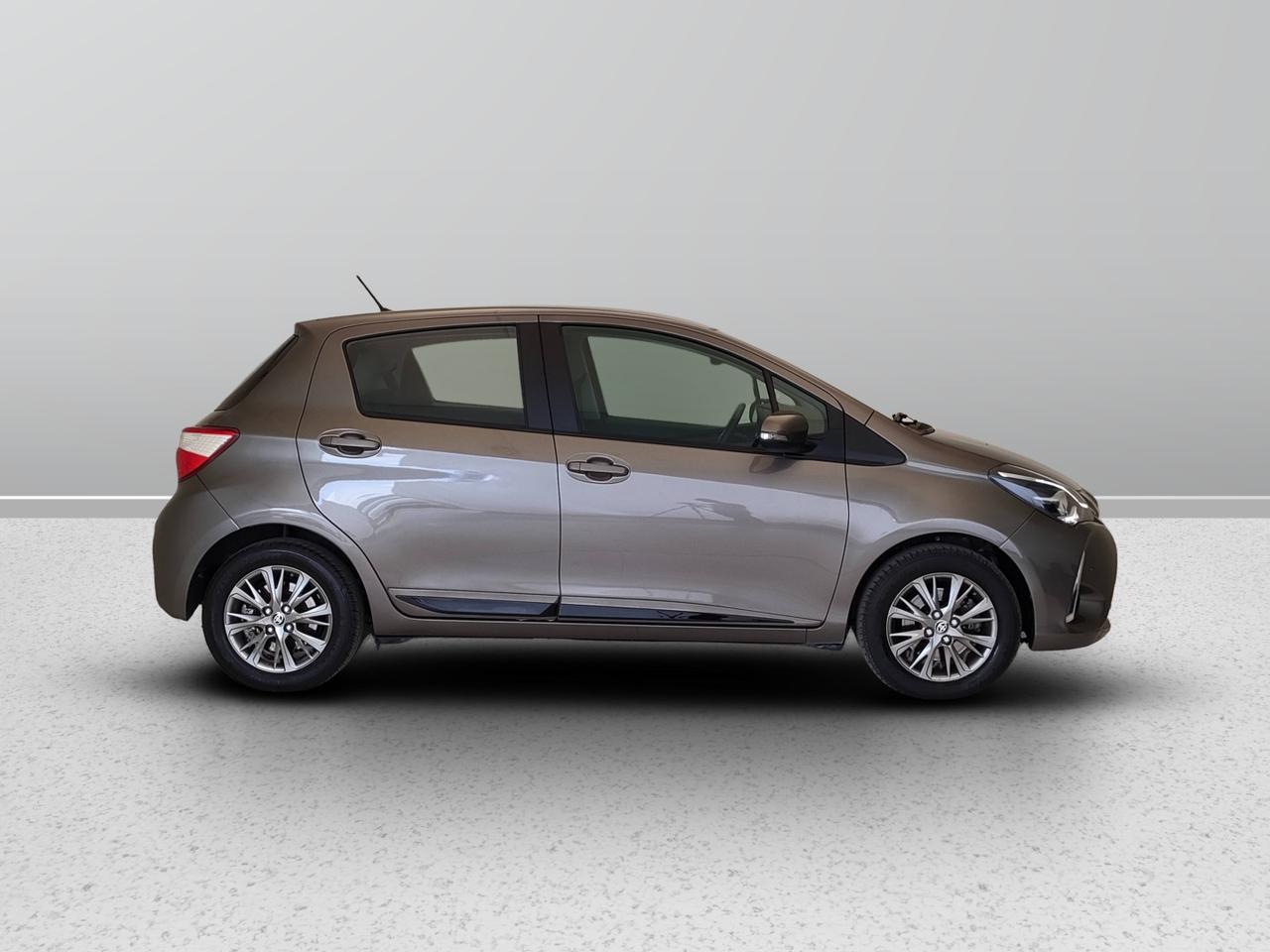 TOYOTA Yaris III 2017 - Yaris 5p 1.5h Active