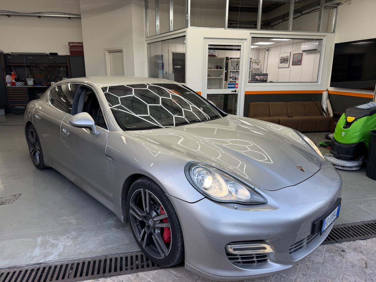 Porsche Panamera 4.8 Turbo BOOK SERVICE