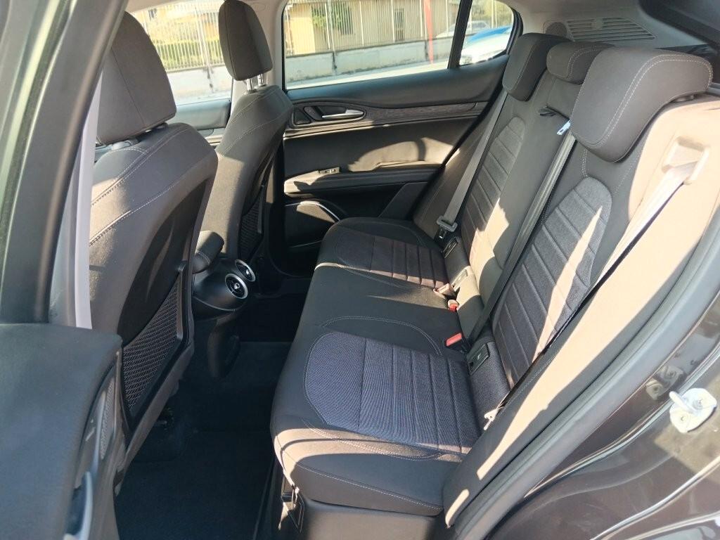 Alfa Romeo Stelvio 2.2 Turbodiesel 160 CV AT8 RWD