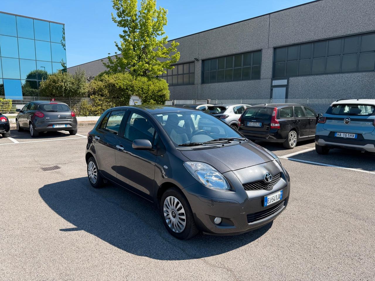 Toyota Yaris 1.0 5 porte Sol