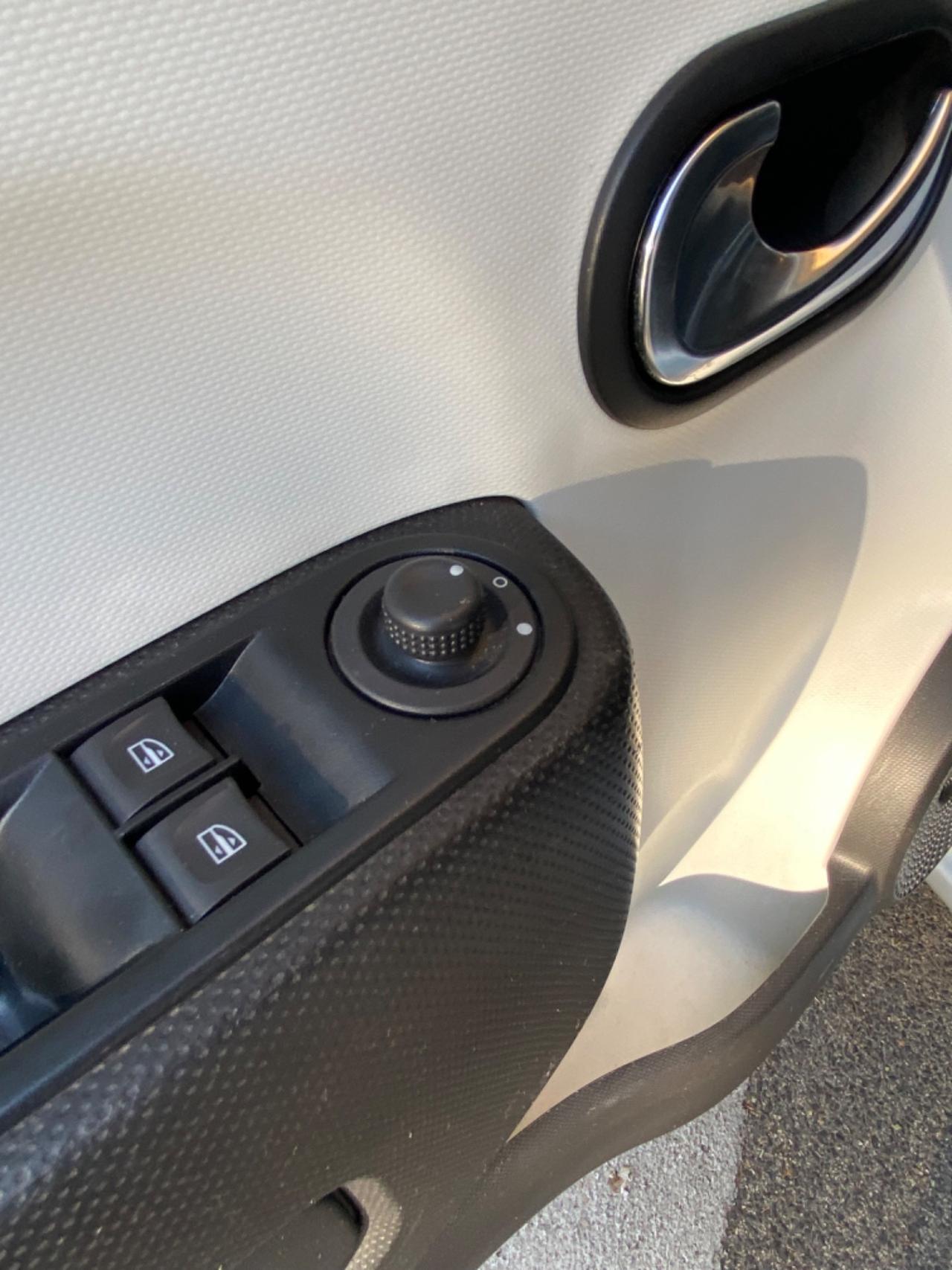Renault Twingo 69cv LIMITED C.LEGA SENSORI FULL