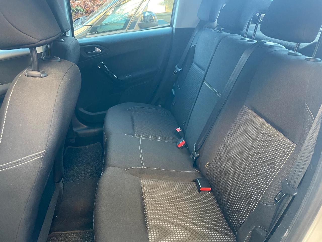 Peugeot 208 PureTech 82 5 porte Allure