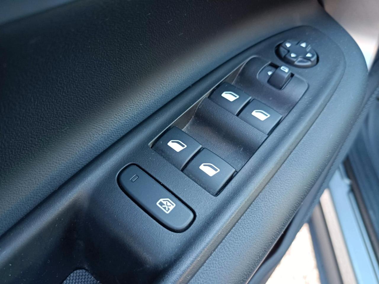 Jeep Avenger 1.2 Turbo 100 CV Altitude