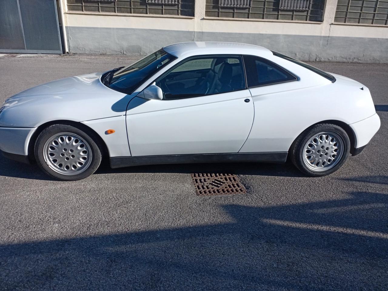 Alfa Romeo GTV 2.0i 16V Twin Spark cat