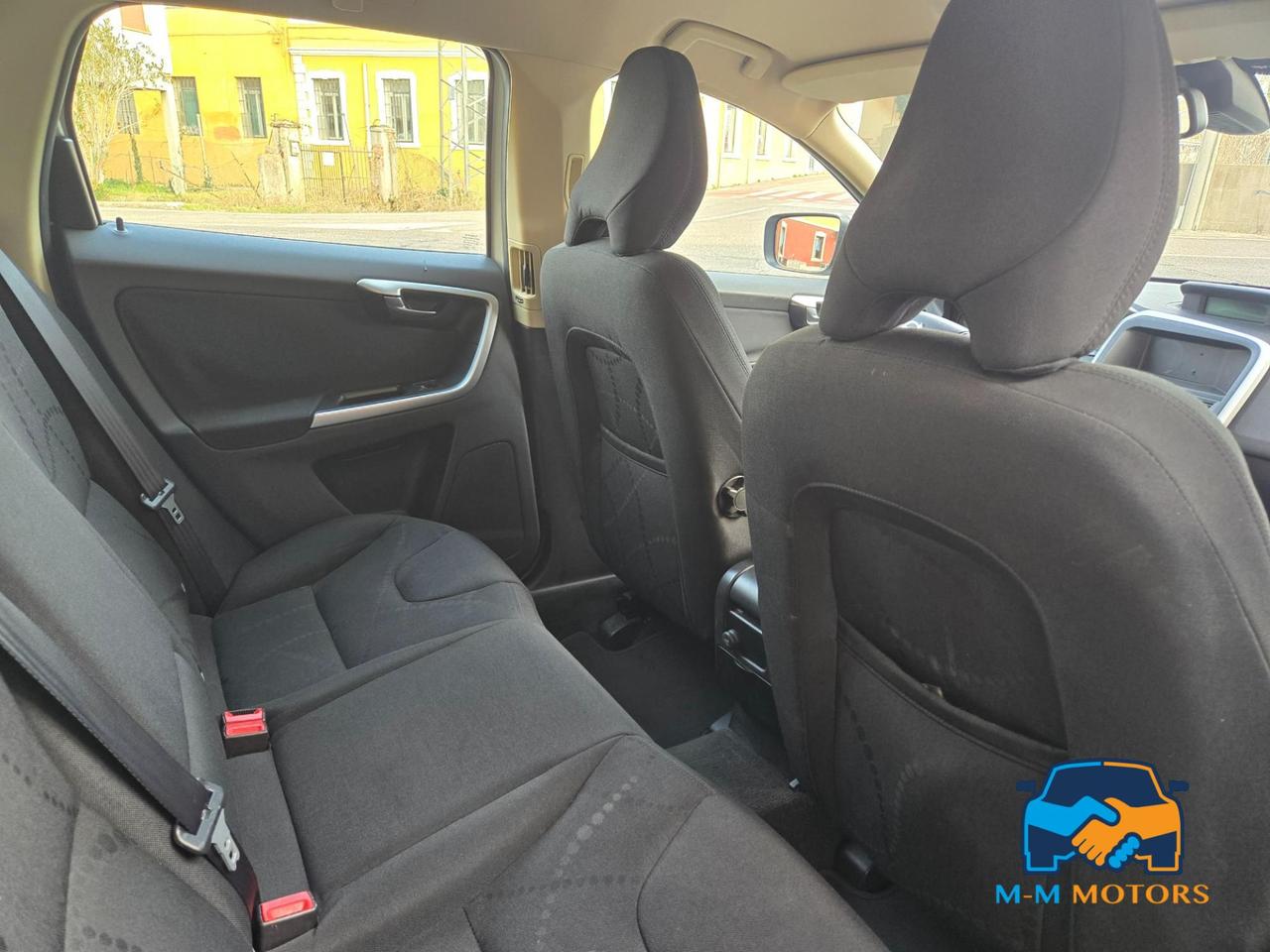 Volvo XC60 2.0 d4 (d3) R-design geartronic