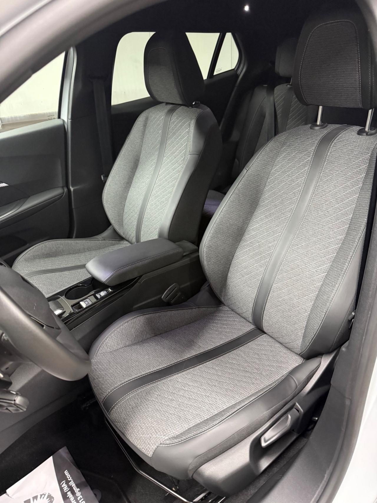 Peugeot 2008 BlueHDi 130 S&S EAT8 Allure