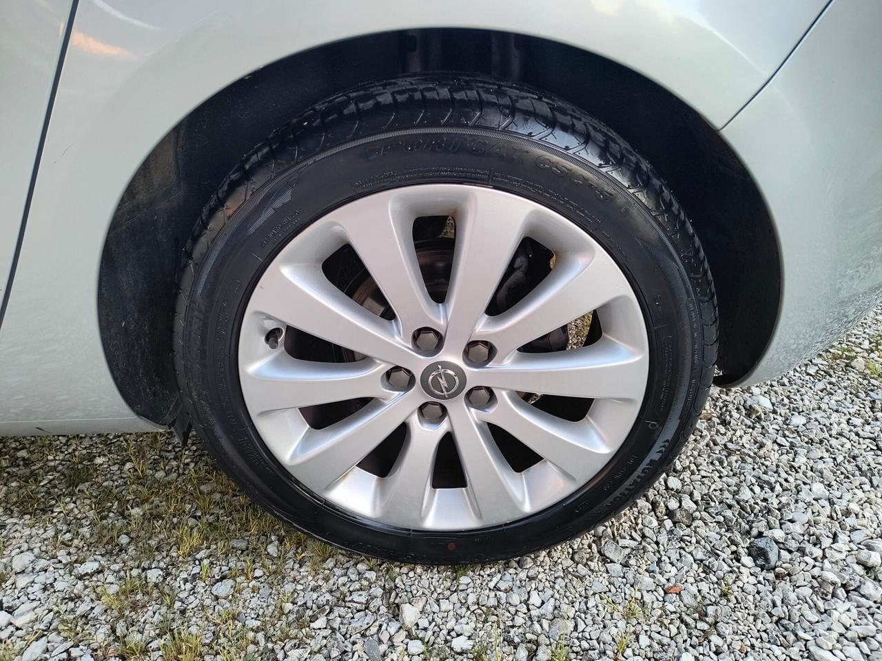 Opel Astra 1.3 CDTI 95CV 5 porte Cosmo