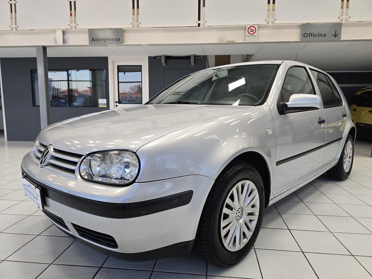 Vw Golf 1.4 16V cat 5 porte unic. prop. 2001