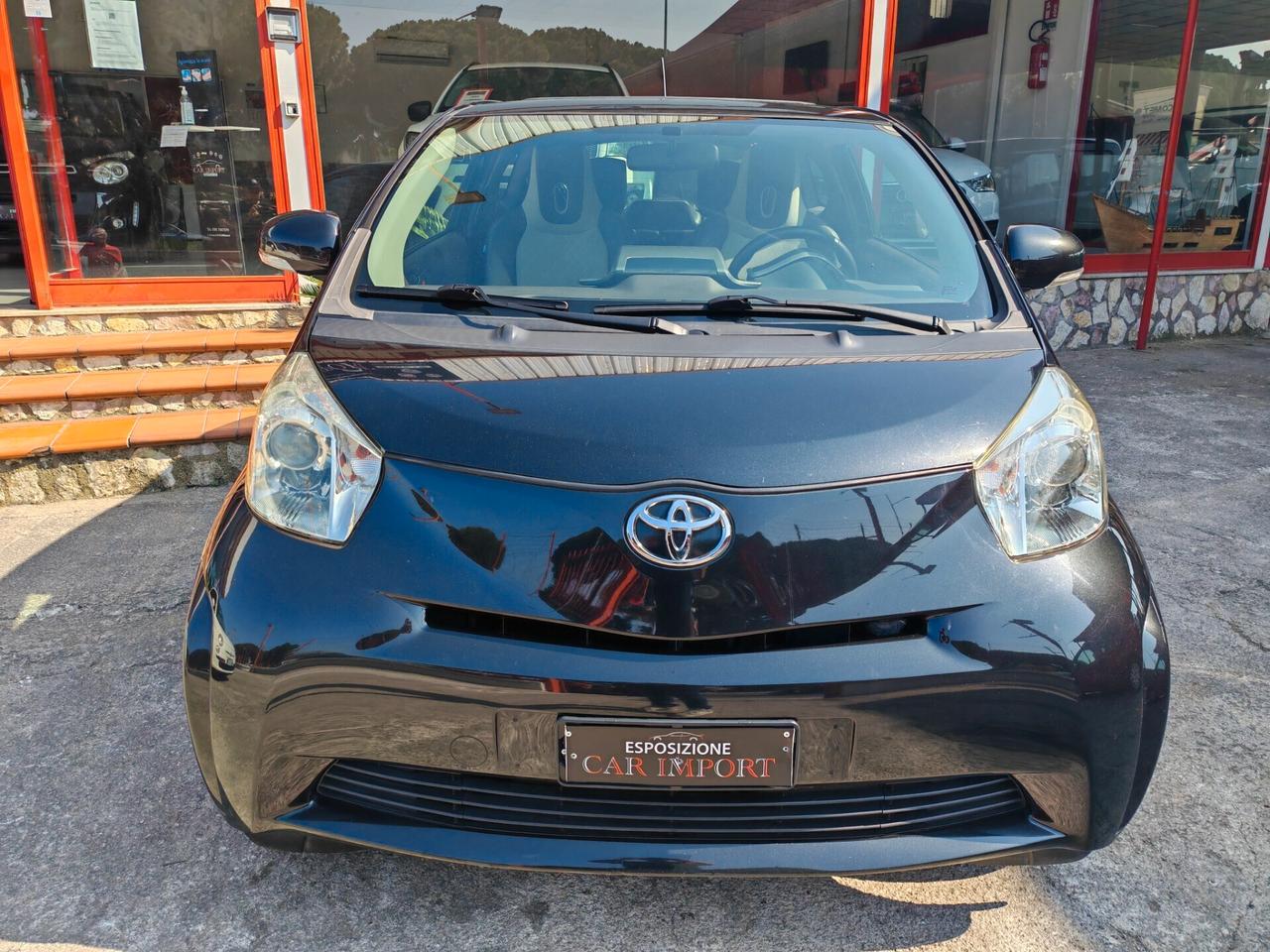 Toyota iQ 1.0 benzina 04/2010 Cv69