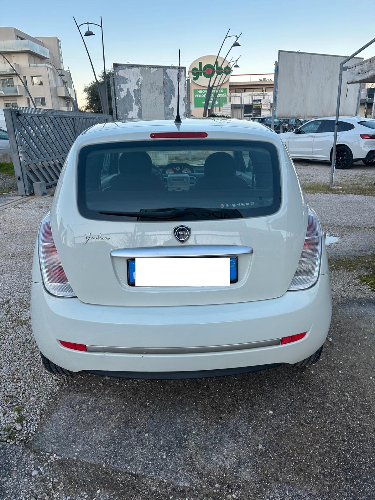 Lancia Ypsilon 1.4 Platino Ecochic GPL