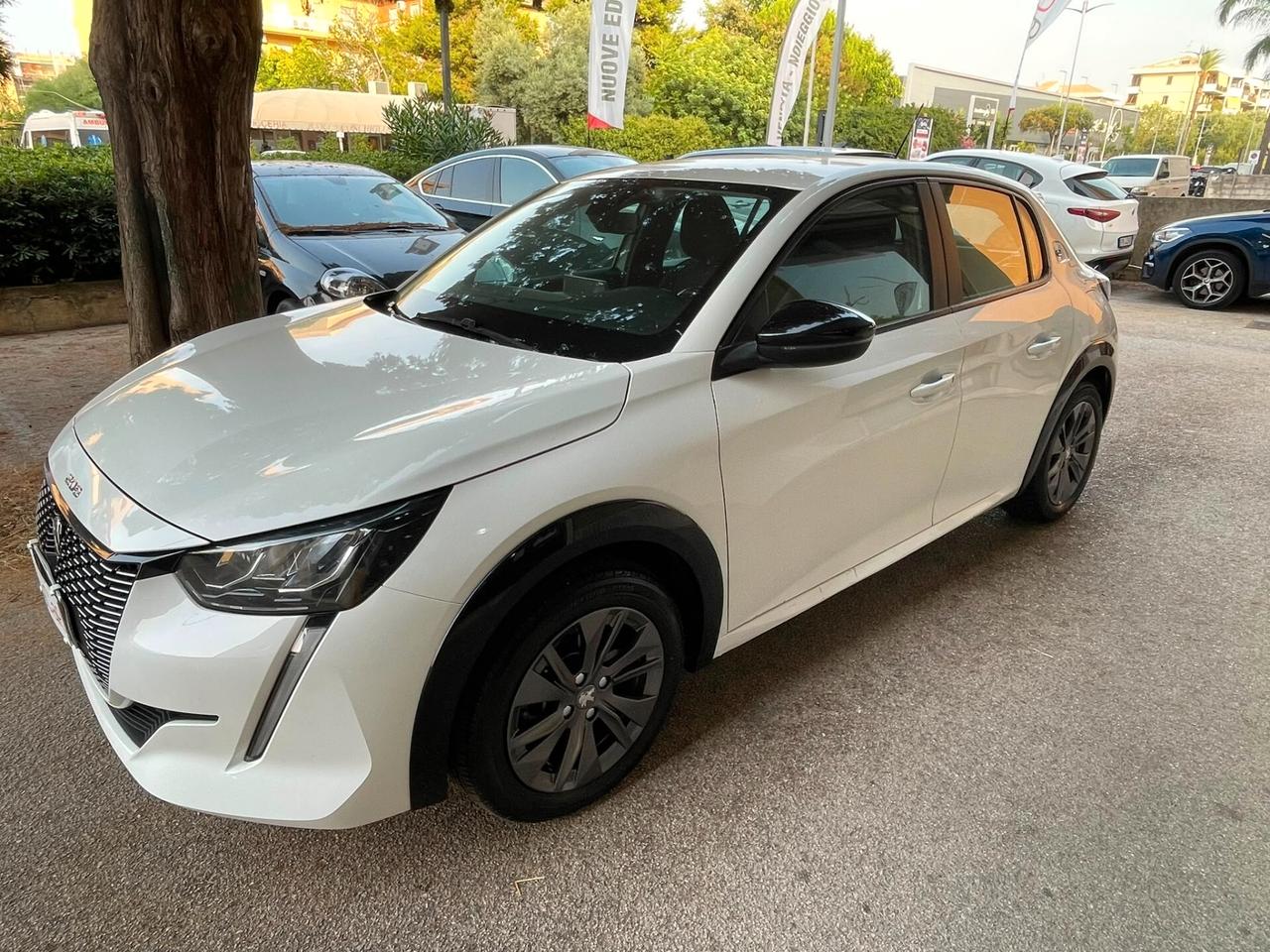 Peugeot 208 motore elettrico 136 CV 5 porte Active