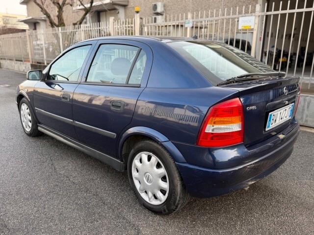 Opel Astra 1.4i 5 porte Euro 4 adatta a neopatentati