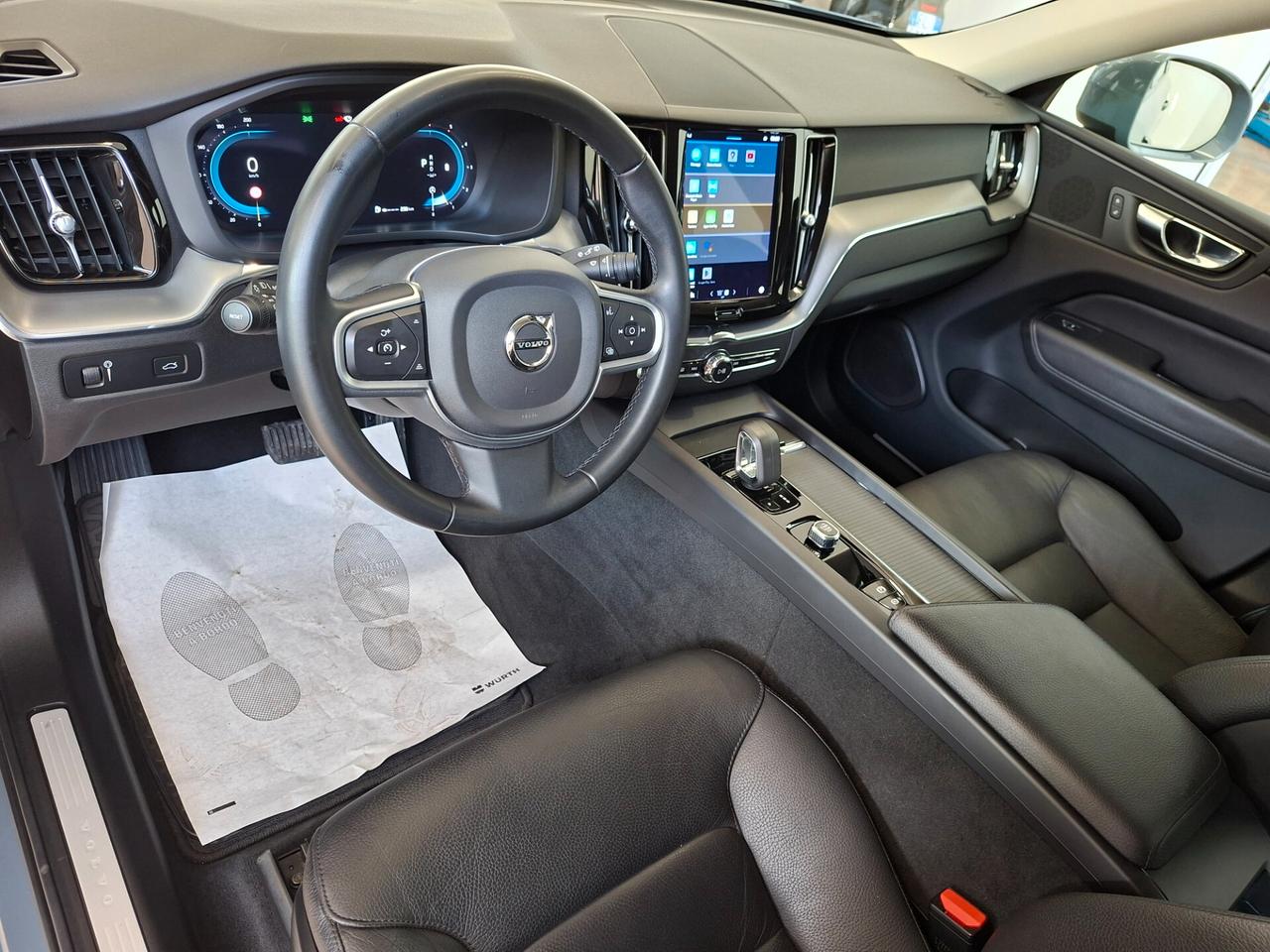 Volvo XC 60 XC60 B4 (d) automatico Momentum awd