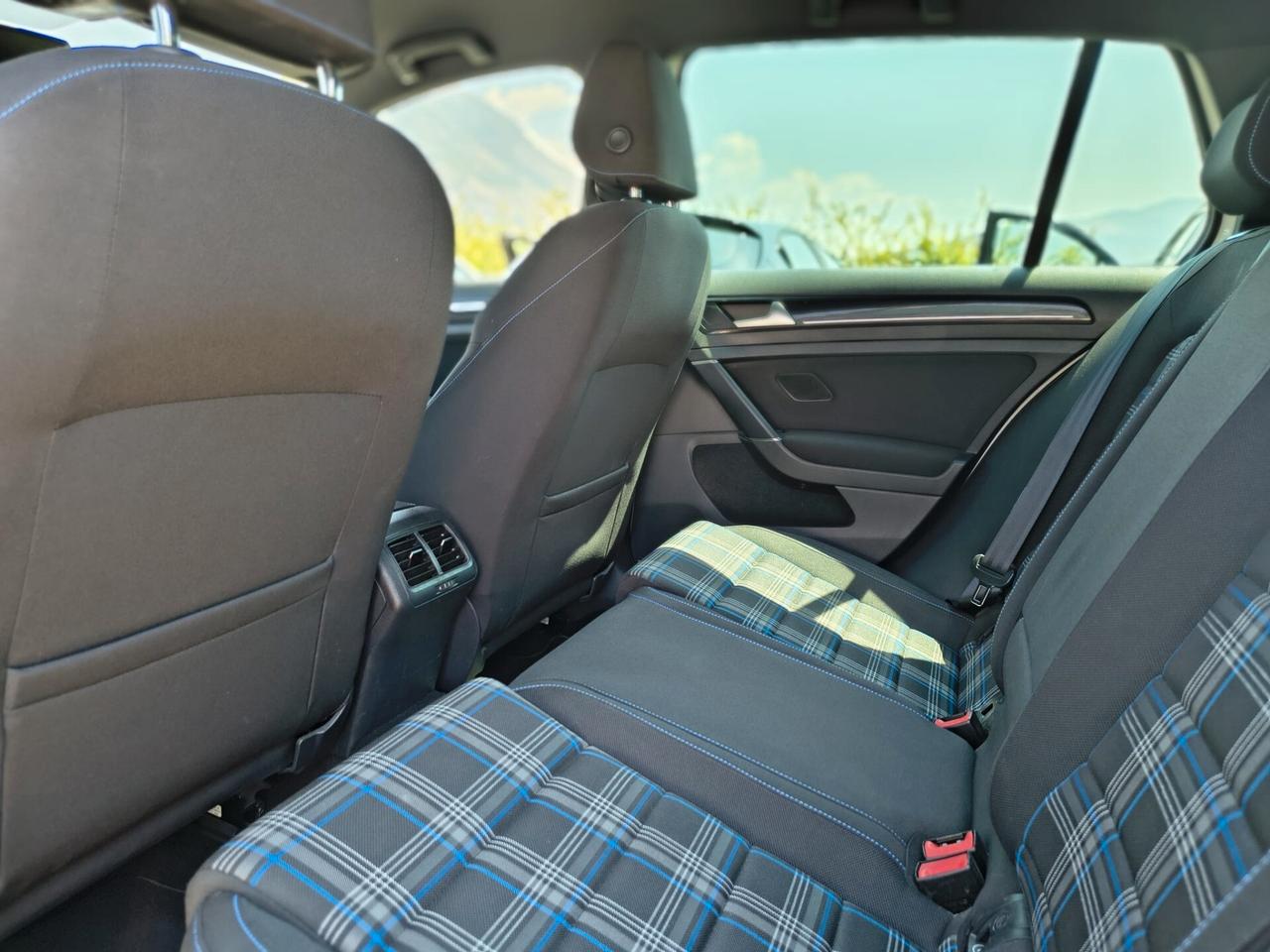 VW GOLF GTE 1.4 Plug-in Hybrid 204CV