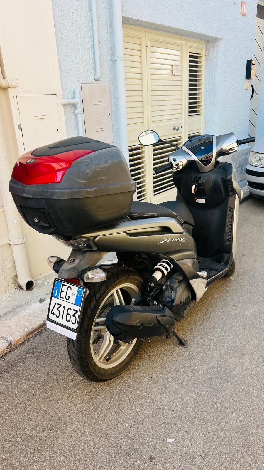 Yamaha Xenter 125 12.000 km
