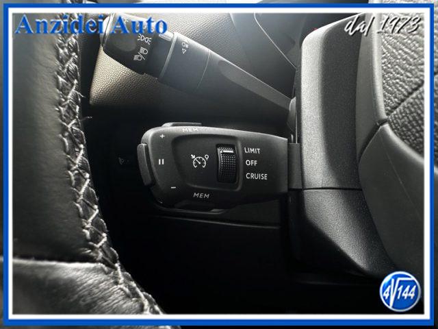 DS AUTOMOBILES DS 3 Crossback BlueHDi 100 So Chic