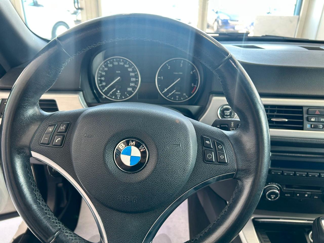 Bmw 320 Cabrio 2.0D 2011