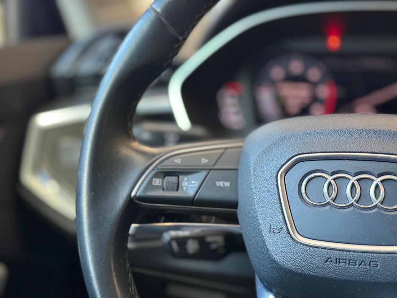 Audi Q3 35 2.0 tdi Business s-tronic