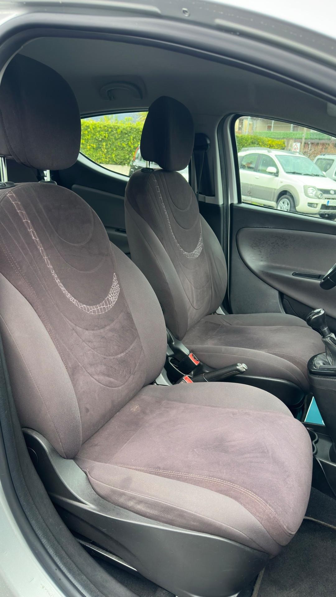 Lancia Ypsilon 1.3 MJT 16V 95 CV 5 porte S&S Silver