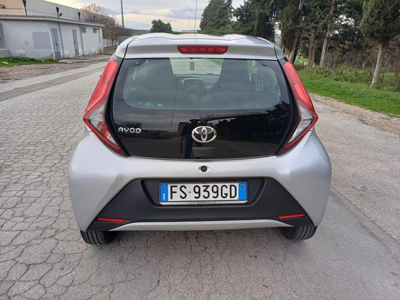 Toyota Aygo 1.0 VVT-i 72 CV 5 porte x-clusiv