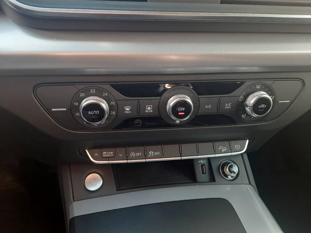 Audi Q5 2.0 tdi Sport 150CV