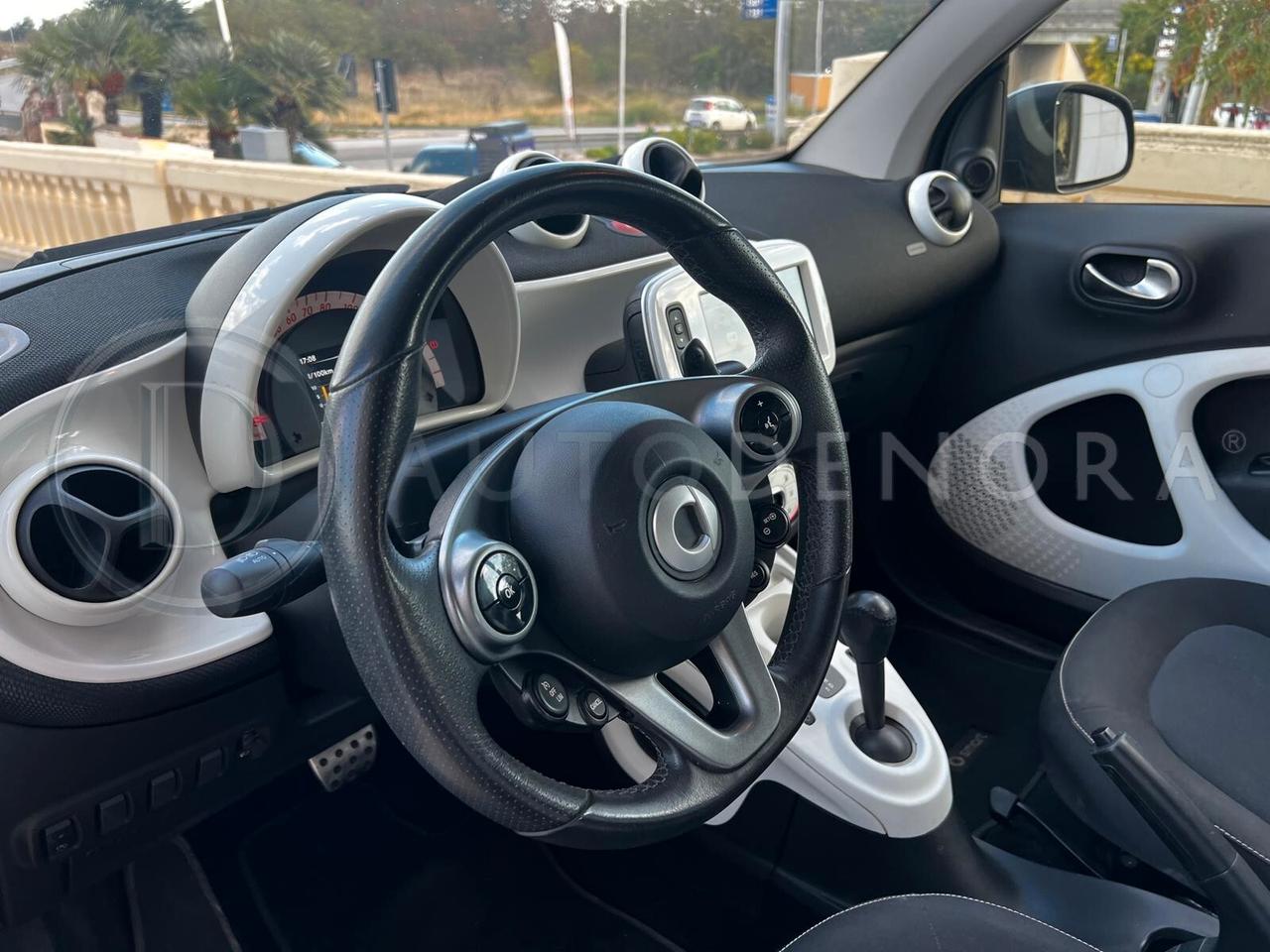 Smart ForTwo 70 1.0 twinamic Passion#AUTO#LED#NAVI#TETTO