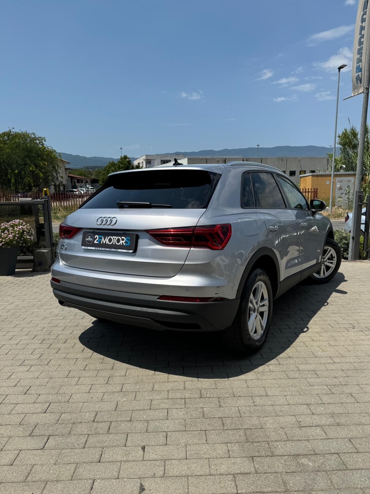 Audi Q3 45 1.4 tfsi e Business s-tronic