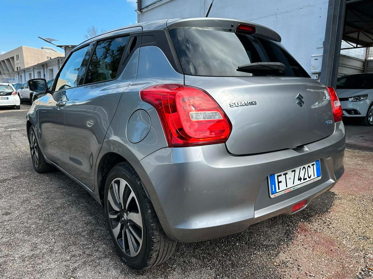 Suzuki Swift 1.2 Hybrid Top