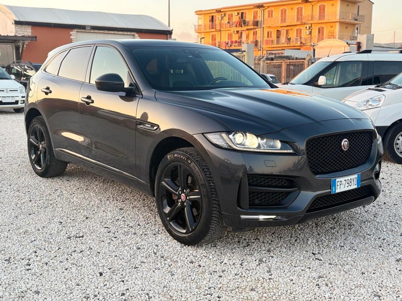 Jaguar F-Pace 2.0 D 180 CV aut. R-Sport