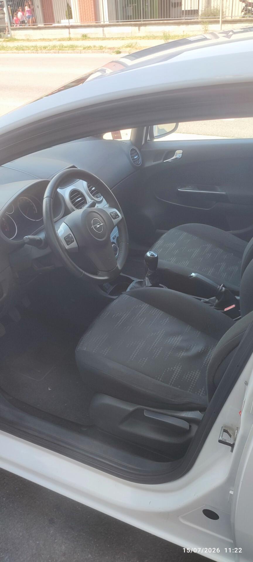 Opel Corsa 1.2 5 porte Club