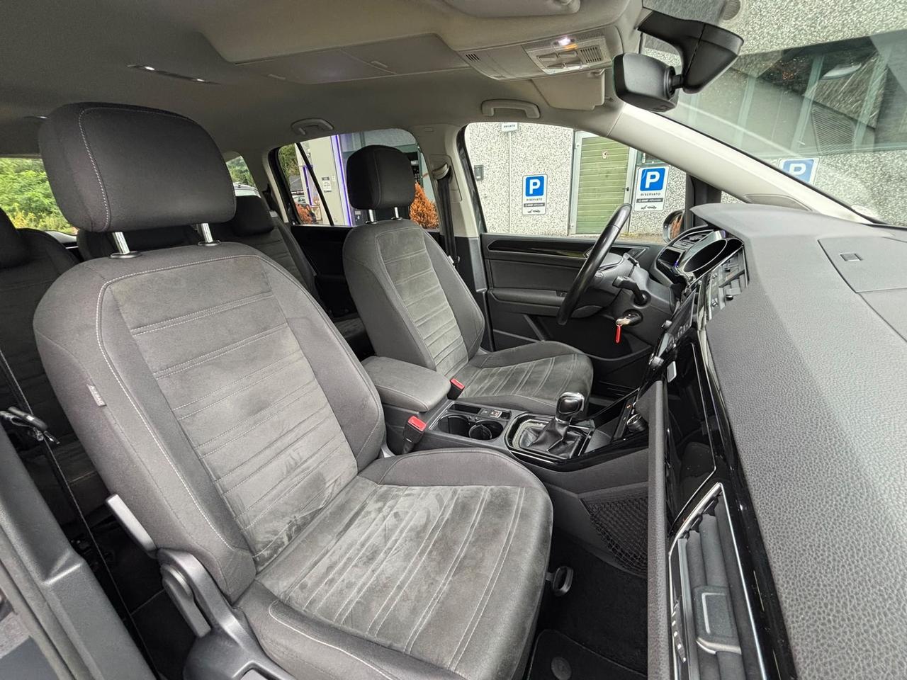 Volkswagen Touran 2.0 TDI 150 CV SCR DSG Executive BlueMotion Tech.