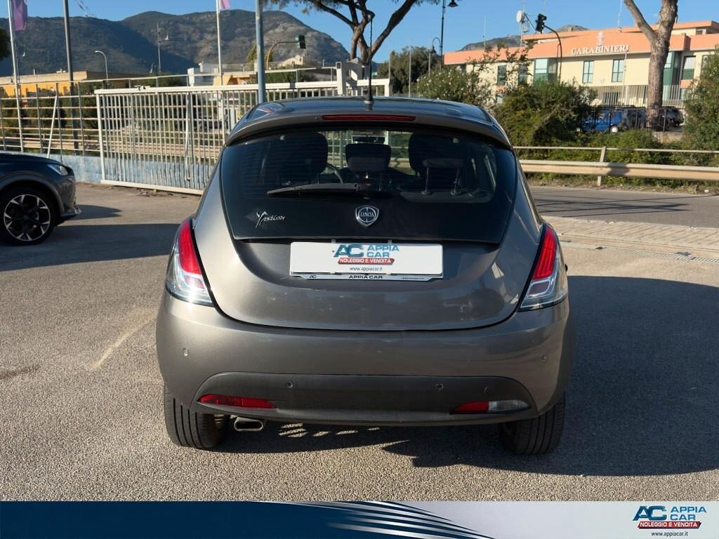 Lancia Ypsilon 1.2 69 CV 5 porte GPL Ecochic Gold