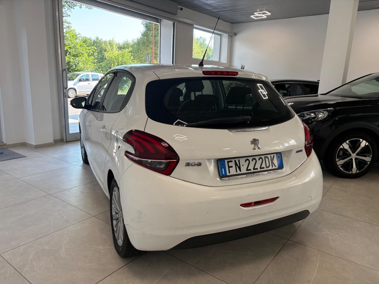 Peugeot 208 PureTech 82 5 porte Allure