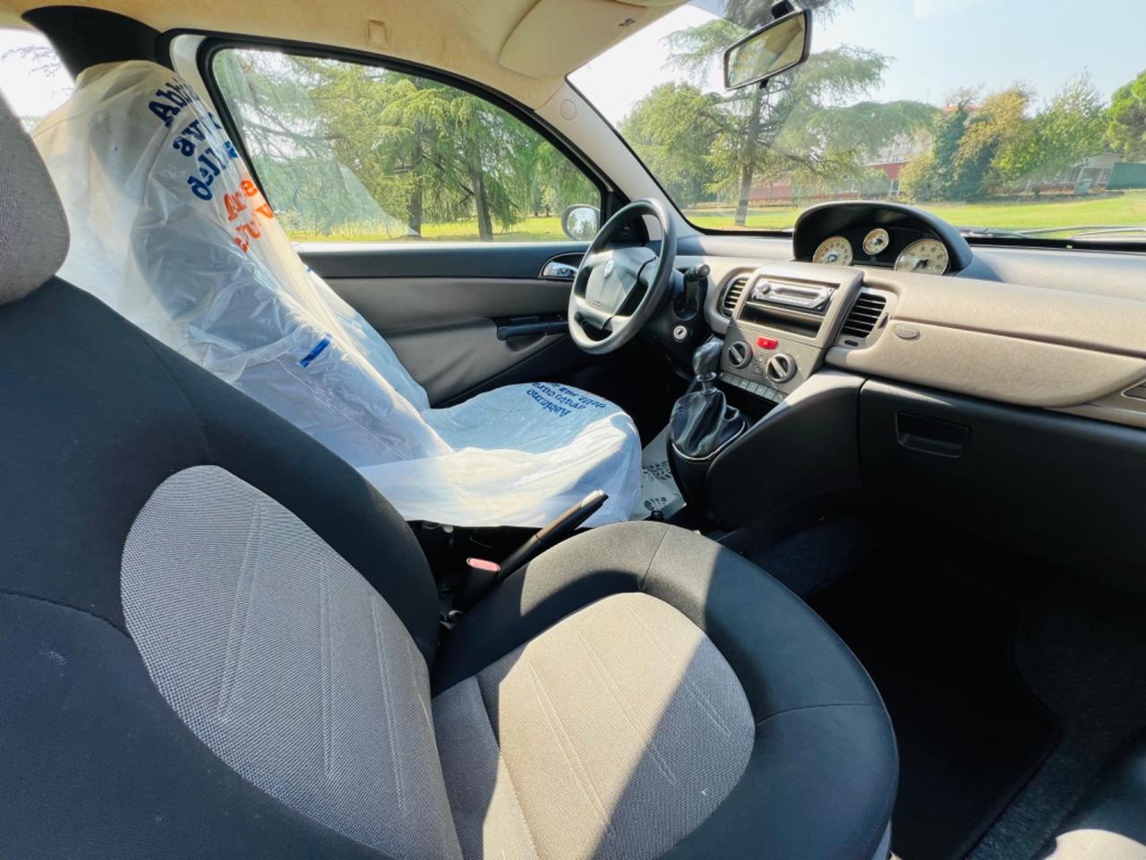 Lancia Ypsilon 1.2 Argento